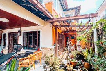 FOR SALE! END LOT, Double Storey Taman Bukit Indah Fasa 2, Ampang