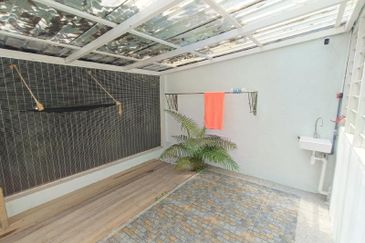 FOR SALE! FULLY FURNISH & RENOVATED Double Storey House Taman Zooview Ampang @ Kemensah