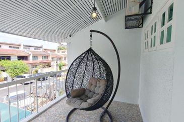 FOR SALE! FULLY FURNISH & RENOVATED Double Storey House Taman Zooview Ampang @ Kemensah