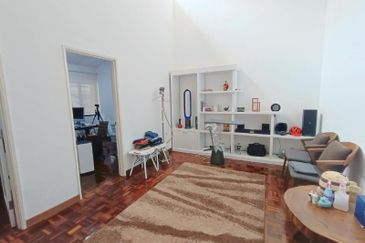 FOR SALE! FULLY FURNISH & RENOVATED Double Storey House Taman Zooview Ampang @ Kemensah