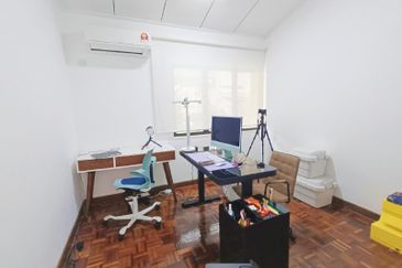 FOR SALE! FULLY FURNISH & RENOVATED Double Storey House Taman Zooview Ampang @ Kemensah