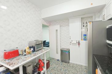 FOR SALE! FULLY FURNISH & RENOVATED Double Storey House Taman Zooview Ampang @ Kemensah