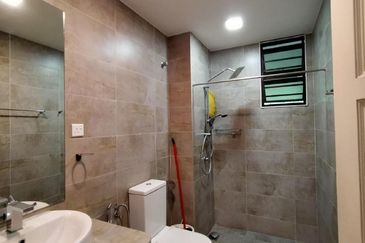 Hijau Apartment (Ukay Heights)