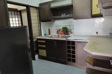 Anjung Hijau (Greenfield Apartment)