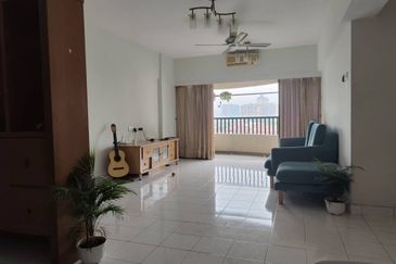 Anjung Hijau (Greenfield Apartment)