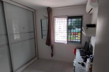 Flat Pandan Jaya Blok L13