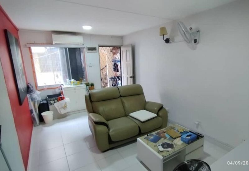Flat Pandan Jaya Blok L13
