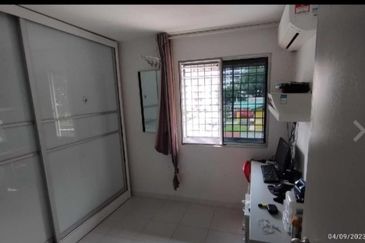 Flat Pandan Jaya Blok L13