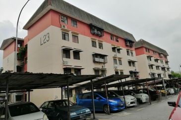 Flat Pandan Jaya Blok L13