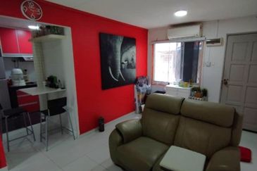 Flat Pandan Jaya Blok L13