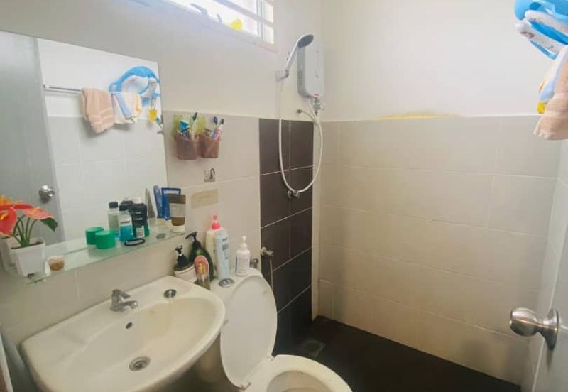 WTL 2 Storey House, Taman Langat Utama 3, Sepang