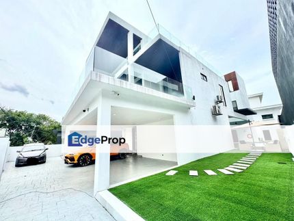 Kajang @ Country Height 3 Storey Bungalow with Private Swimming Pool with fully furnished and luxury moden design ., Selangor, Country Heights