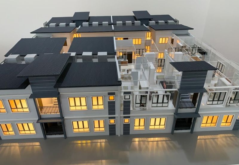 Jenderam Hilir 3 storey townhouse near Putrajaya and Bangi with good price and unit 24 x 45 ft