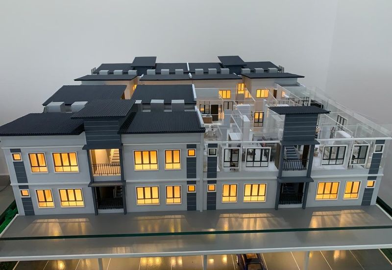 Jenderam Hilir 3 storey townhouse near Putrajaya and Bangi with good price and unit 24 x 45 ft