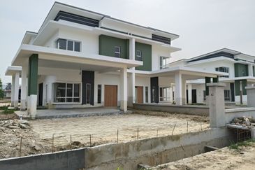 Semi-D 2 Storey near Sepang berdekatan masjid Taman Salak Mulia , AEON Nilai dan KLIA dan dengan suasana tenang