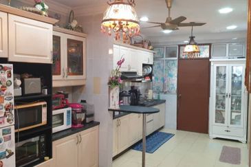 2.5sty superlink Damai Utama Bandar Kinrara Facing