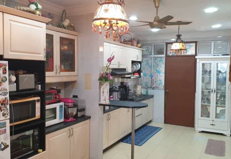 2.5sty superlink Damai Utama Bandar Kinrara Facing