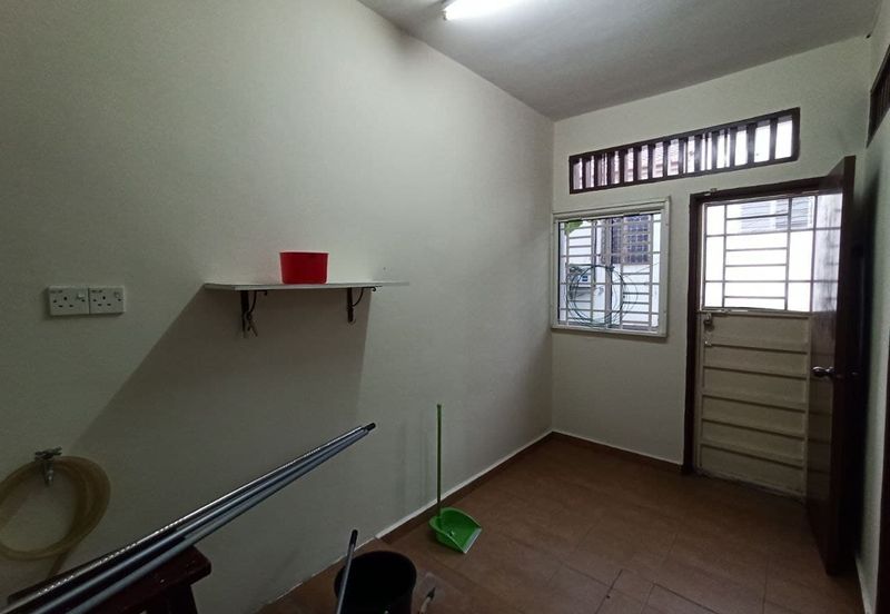 2 sty Lestari Putra Seri Kembangan Non Bumi, End L