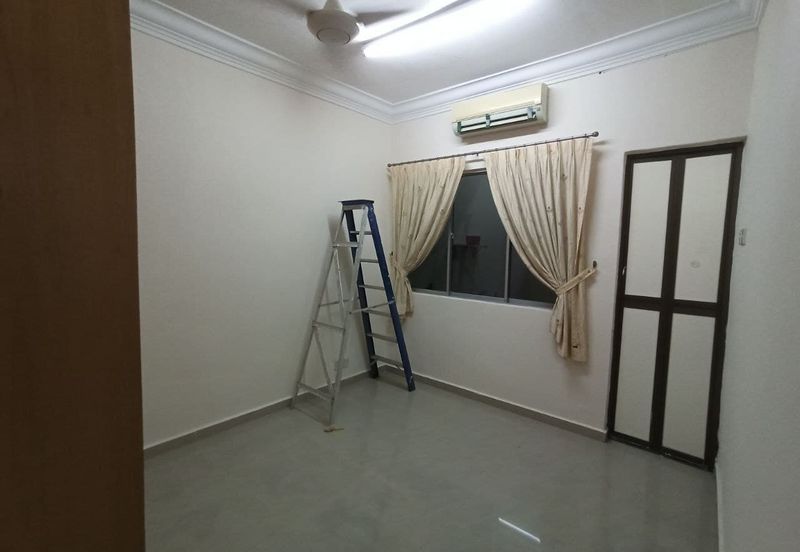 2 sty Lestari Putra Seri Kembangan Non Bumi, End L