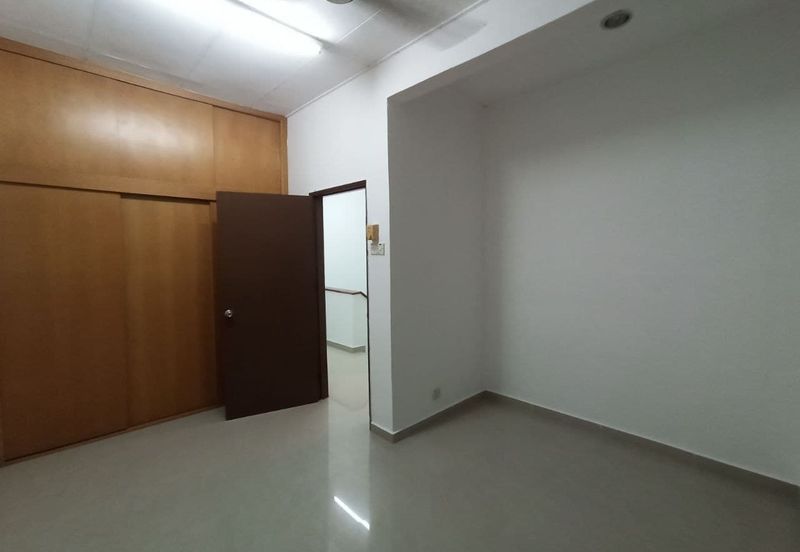 2 sty Lestari Putra Seri Kembangan Non Bumi, End L