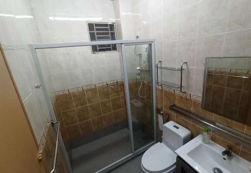 2 sty Lestari Putra Seri Kembangan Non Bumi, End L