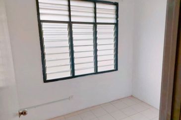 2sty Putra Perdana Puchong Corner, Non Bumi, Tanah