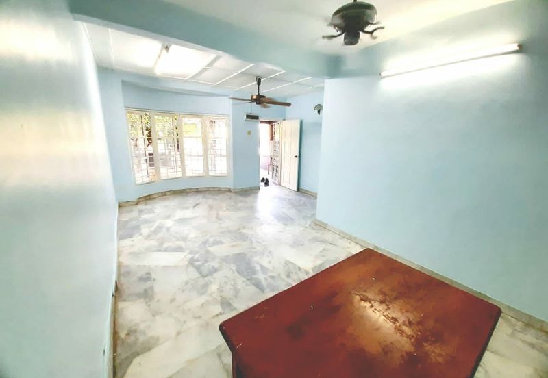 1.5 sty Bandar Kinrara Puchong Freehold, Cantik, E