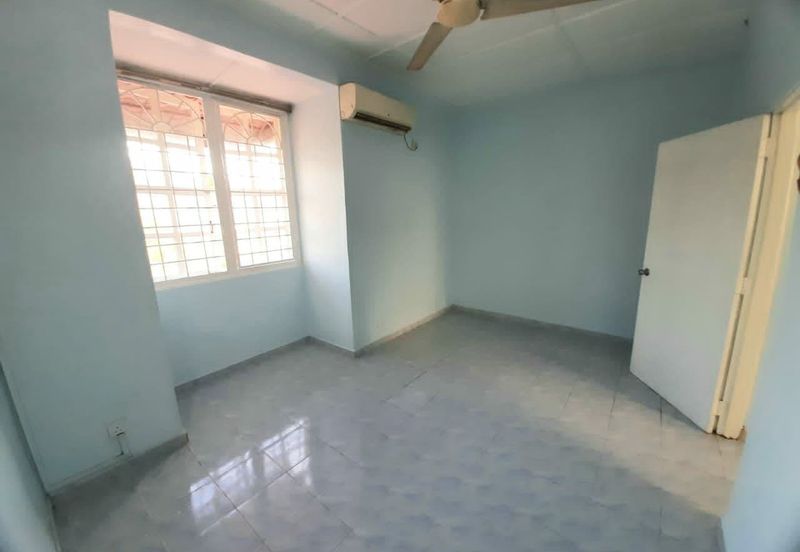 1.5 sty Bandar Kinrara Puchong Freehold, Cantik, E