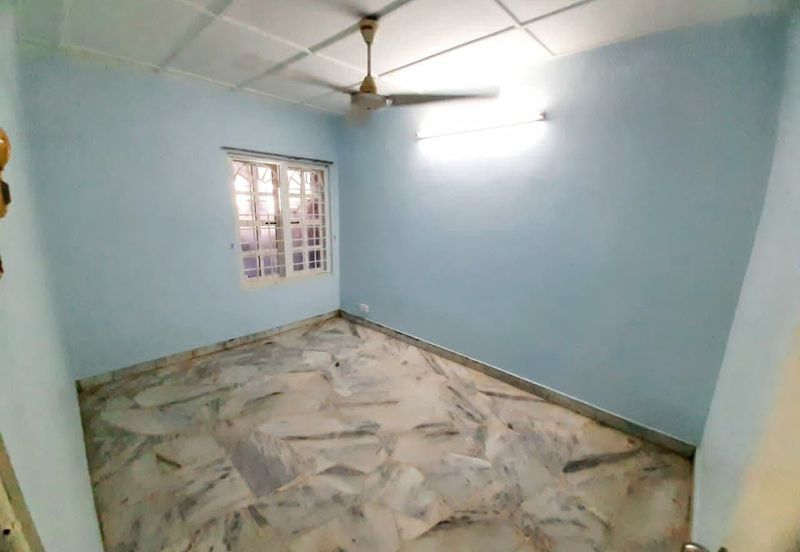 1.5 sty Bandar Kinrara Puchong Freehold, Cantik, E