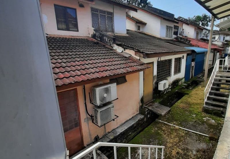 1.5 sty Bandar Kinrara Puchong Freehold, Cantik, E