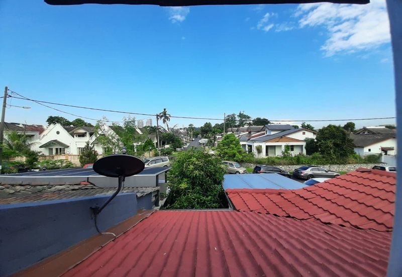 1.5 sty Bandar Kinrara Puchong Freehold, Cantik, E