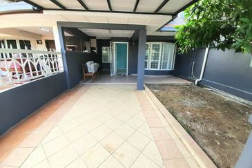 1.5 sty Bandar Kinrara Puchong Freehold, Cantik, E