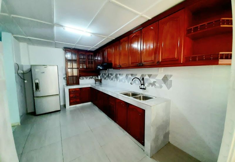 1.5 sty Bandar Kinrara Puchong Freehold, Cantik, E