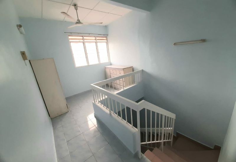 1.5 sty Bandar Kinrara Puchong Freehold, Cantik, E