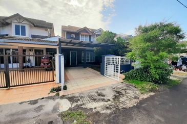 1.5 sty Bandar Kinrara Puchong Freehold, Cantik, E