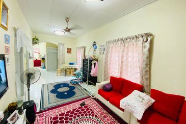 1sty house Lestari Putra Seri Kembangan Endlot,Cantik, Face Open,Murah