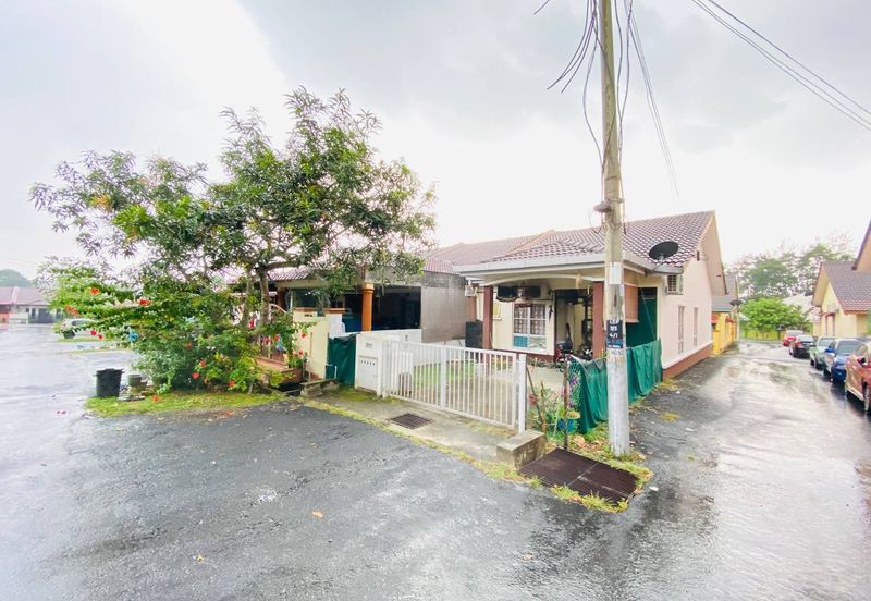 1sty house Lestari Putra Seri Kembangan Endlot,Cantik, Face Open,Murah