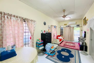 1sty house Lestari Putra Seri Kembangan Endlot,Cantik, Face Open,Murah