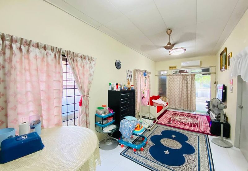 1sty house Lestari Putra Seri Kembangan Endlot,Cantik, Face Open,Murah