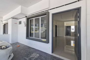 2 storey Kita Harmoni Cybersouth, Dengkil Termurah,New House,Big Area