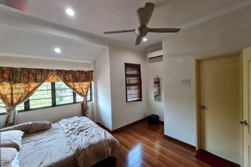 2 storey house Bandar Kinrara BK 5 Puchong Freehold Cantik Fully Furnished