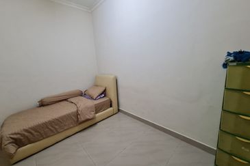 2 storey house Bandar Kinrara BK 5 Puchong Freehold Cantik Fully Furnished