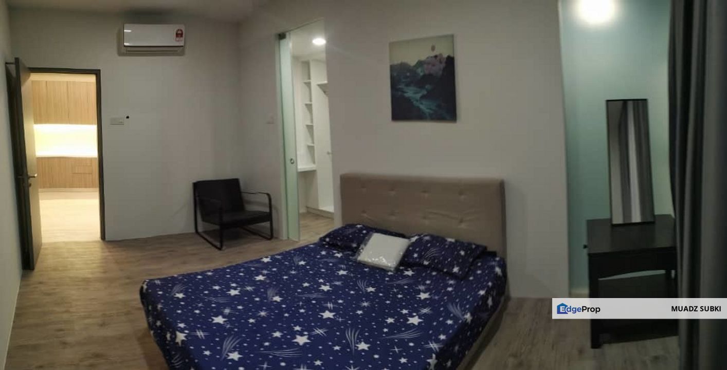 (Full Furnish,Big size 1390sf,Nice Unit) Lakefront Residence Cyberjaya, Selangor, Cyberjaya