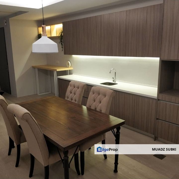 (Full Furnish,Big size 1390sf,Nice Unit) Lakefront Residence Cyberjaya, Selangor, Cyberjaya