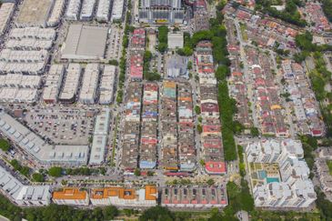 (Non Bumi, MURAH, VACANT MOVE IN) 3.5 Storey Shoplot Jalan Radin Anum, Sri Petaling