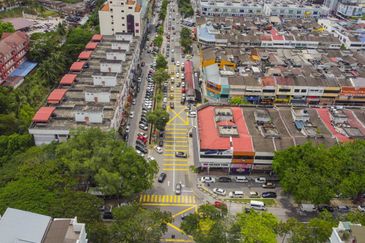 (Non Bumi, MURAH, VACANT MOVE IN) 3.5 Storey Shoplot Jalan Radin Anum, Sri Petaling