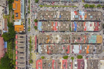 (Non Bumi, MURAH, VACANT MOVE IN) 3.5 Storey Shoplot Jalan Radin Anum, Sri Petaling