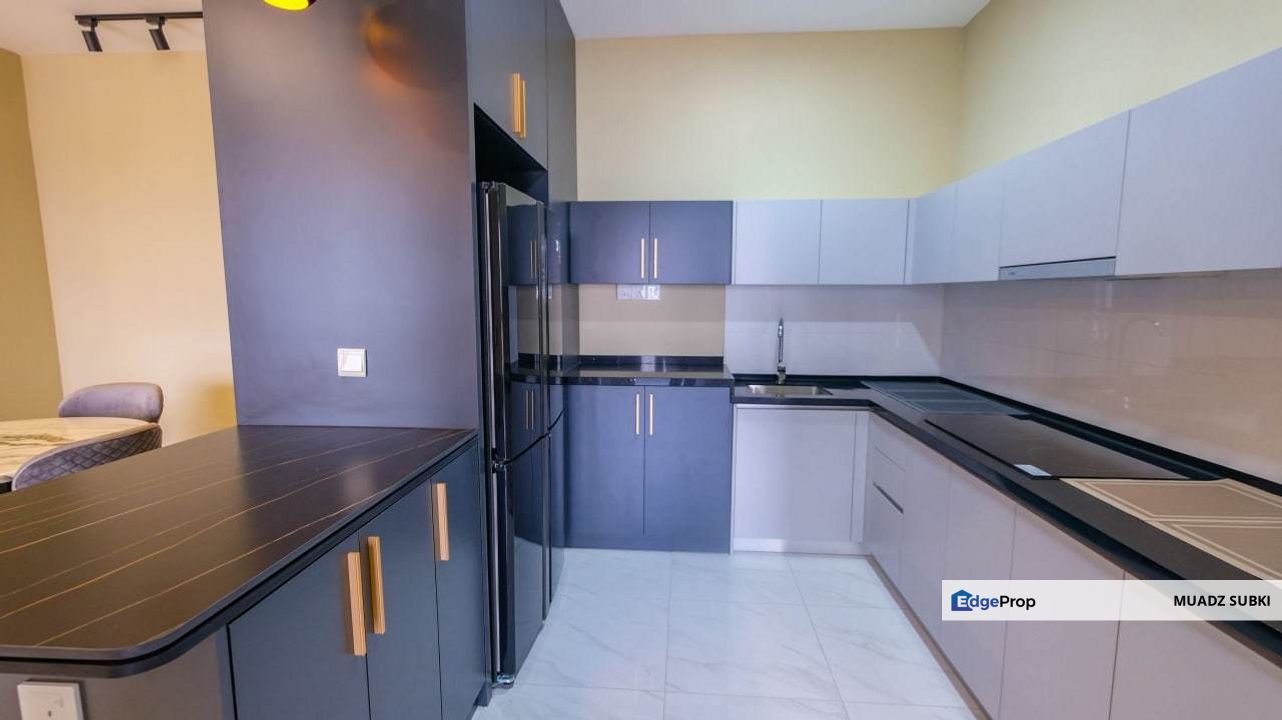 Equine Residence Seri Kembangan Nonbumi Fully Furnish 4rooms Renovated, Selangor, Seri Kembangan