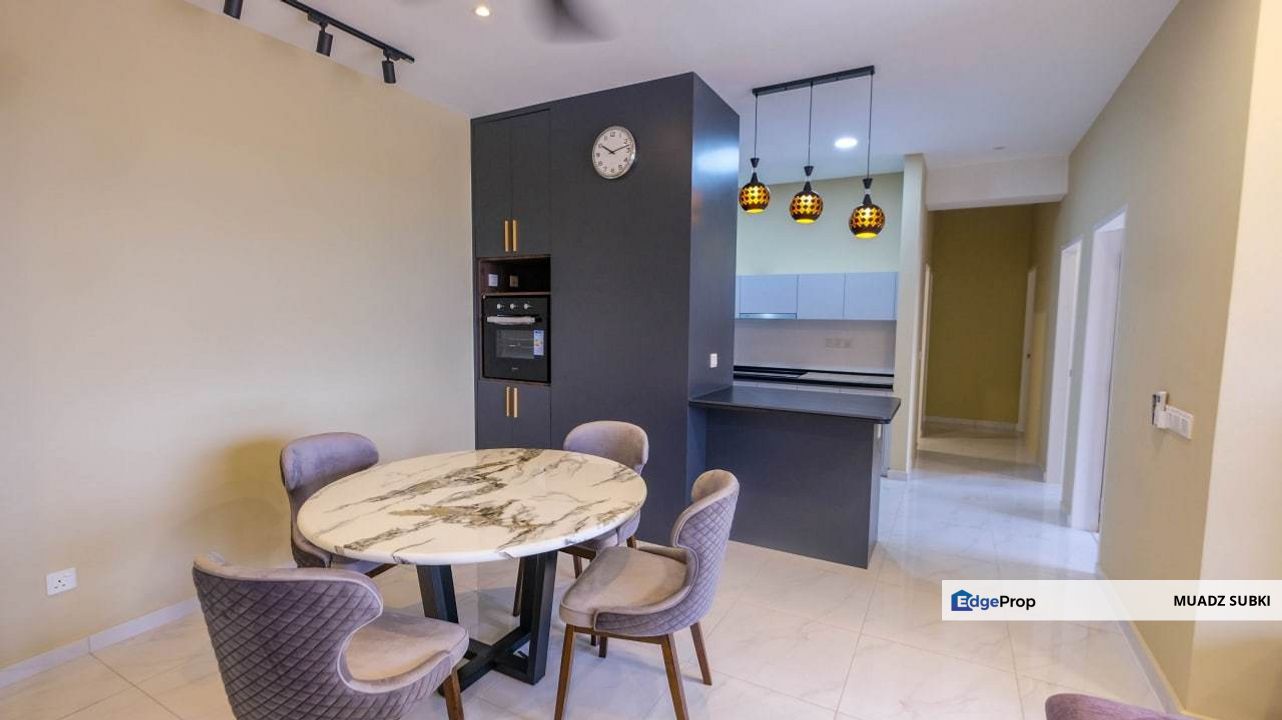 Equine Residence Seri Kembangan Nonbumi Fully Furnish 4rooms Renovated, Selangor, Seri Kembangan