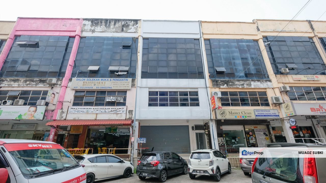 (FREEHOLD, MURAH,near IOI Puchong) 3 storey Shoplot Puchong Jaya Hot Area, Selangor, Puchong